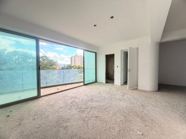 Urb. El Bosque. Apartamento En Obra Gris
