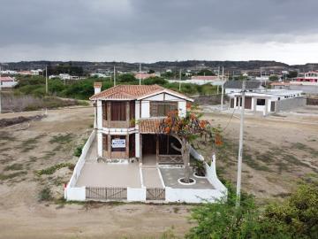 Urb. Taos Punta Blanca, amplia casa de 4 dormitorios y 2 niveles