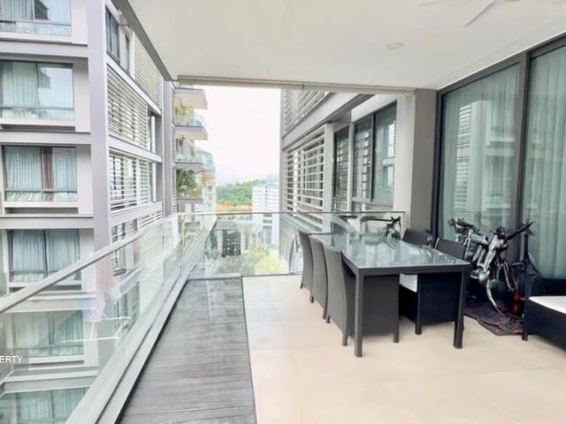 Urban Suites D9, Condominium