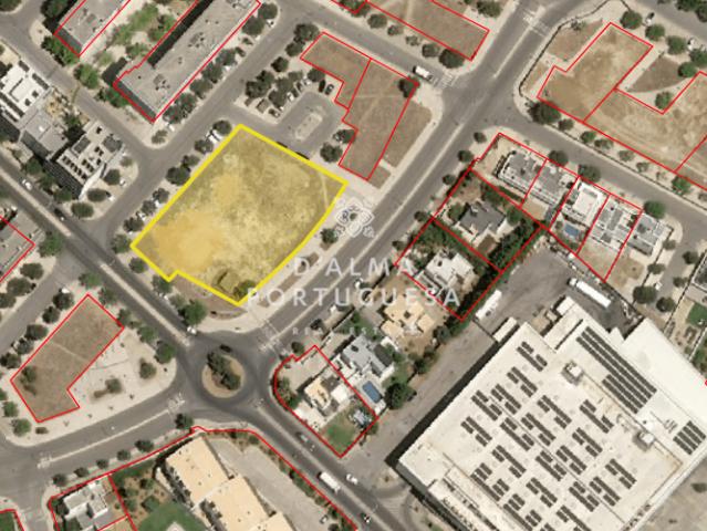 Urbano | construção de prédio | espaço comercial | centro Loulé, Loulé