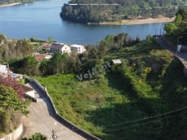 Urbano em Melres e Medas