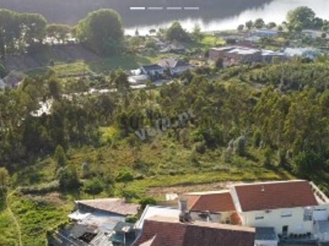 Urbano em Melres e Medas