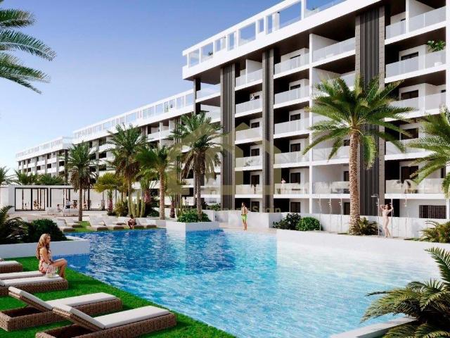 URBANIZACION CERRADA DE OBRA NUEVA EN TORREVIEJA A SOLO 700M DE LA PLAYA