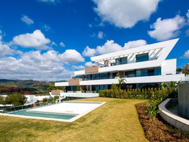 Urbanización De Lujo En Marbella Con Vistas Al Mar& 13 & 13. 164m² Marbella