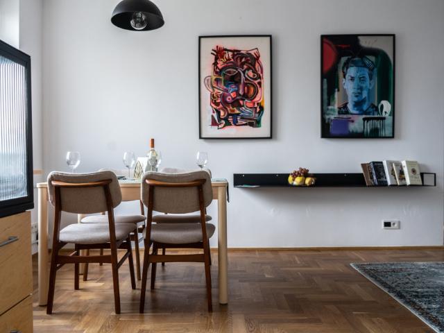 UrbanVibe Centrum | Stylish 2BR Hideaway