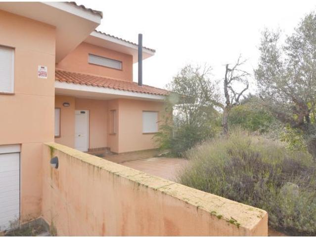 Urbis te ofrece un chalet pareado en venta en Urb. Oasis Golf, Carrascal de Barregas, Salamanca