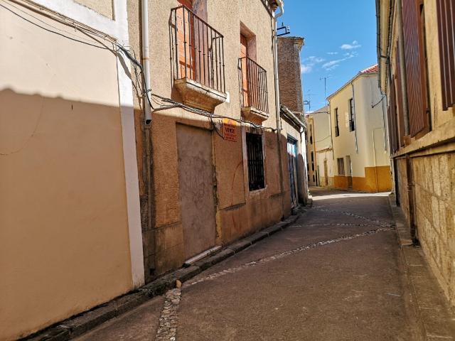 Urbis te ofrece un estupendo solar en venta en Ciudad Rodrigo, Salamanca
