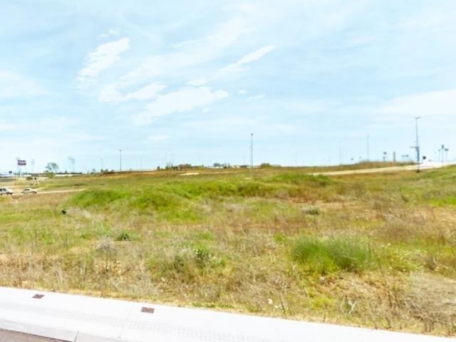 Urbis te ofrece una parcela de suelo urbano en venta en Villares de la Reina, Salamanca