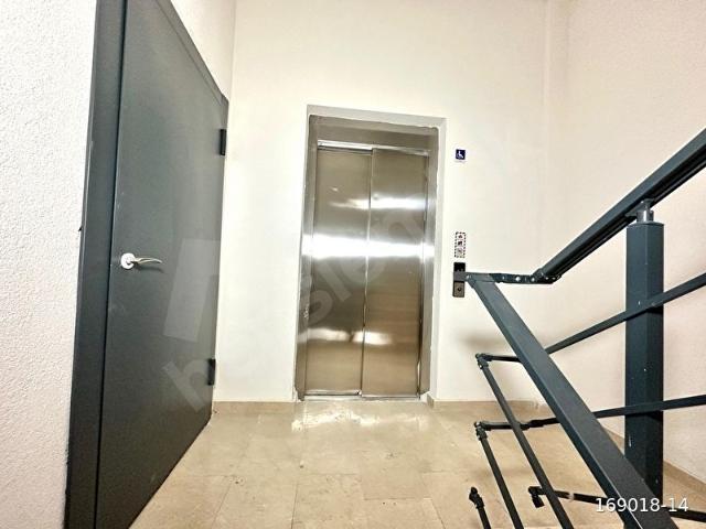 ÜRETİM VE YÖNETİM BİR ARADA:RAMPALI,4 KATLI,TERASLI,TİCARİ BİNA