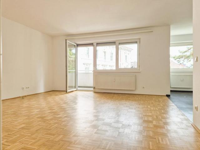 Urfahr Wischerstraße! Sonnige 102 m² Wohnung inkl. Loggia, 4 Zimmer, Küche möbliert, WG geeignet! Uni u. Straßenbahnnähe!