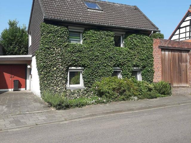 Urgemütliches Fachwerkhaus mit Studio auf Traumgrundstück Wickrathberg