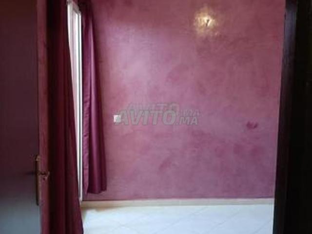Urgent Appartement à vendre à Deroua Négociable