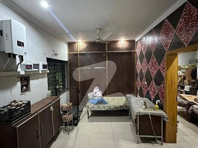 Urgent for sale 10 Marla house in Punjab society