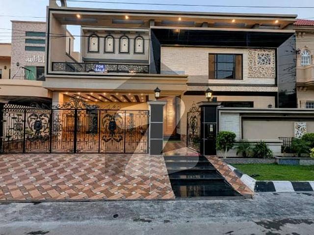 URGENT SALE | 1 Kanal Modern Design Bungalow Valencia Town Lahore | 5 Beds + Home Theater | Hot Investment Deal