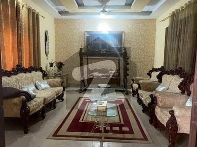 Urgent Sale House 400sqyd Ideal Location