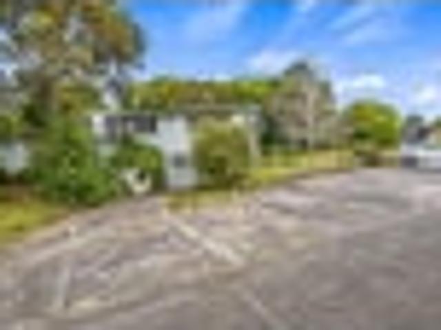 Urgent sale possibilities on Large site