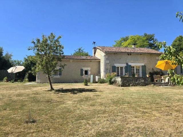 URGENT, Proche Verteillac, Très belle Maison au calme