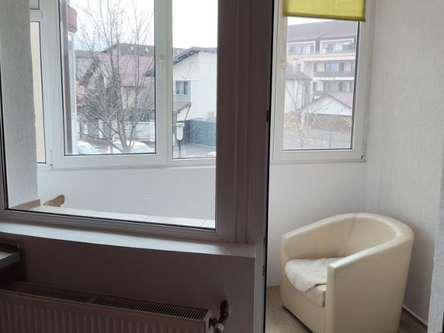 Urgent vând 2 Camere 53 Mp langa mall Coresi etaj 1 Mobilat Utilat!