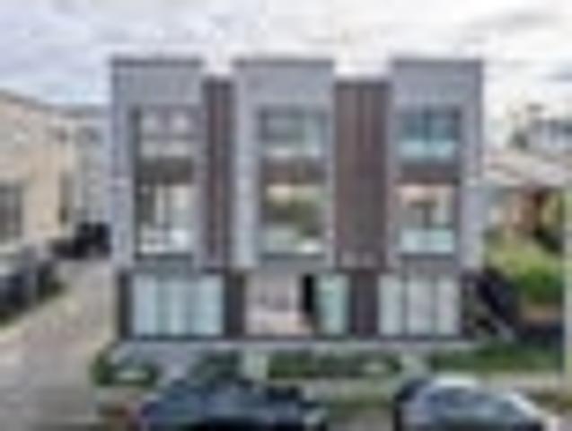 Urgent Vendor Says Sell! 4 freehold homes remain
