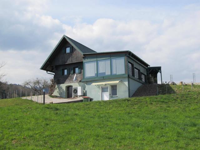 Uriges Bauernhaus in Aussichtslage mit modernem Wohnkomfort