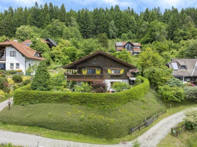 Uriges Wohnhaus in sonniger Aussichtslage – Gepflegter Rückzugsort mit Panoramablick!