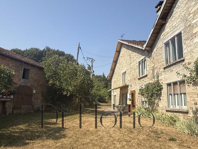 URIMÉNIL RARE Ferme authentique avec environ 3 hectares de terrain