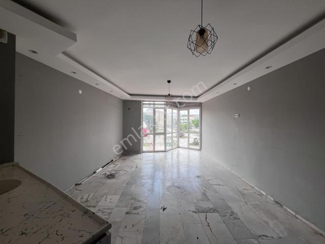Urla Merkezde, Ana Cadde Üzeri, Tabela Değeri Yüksek 37 M² Ofis