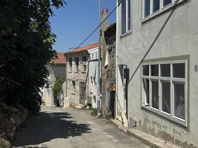 Urla merkezde sanat sokağına yakın konumda fırsat arsa !