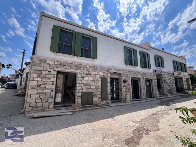 URLA MERKEZDE TİCARİ FAALİYETE HAZIR KİRALIK İŞ YERİ