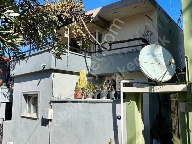 Urla Merkezde 2 Katlı Ev