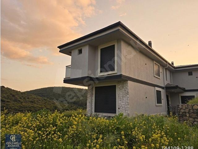 URLA ÖZBEKTE KAPANMAZ MANZARALI SIFIR VİLLA