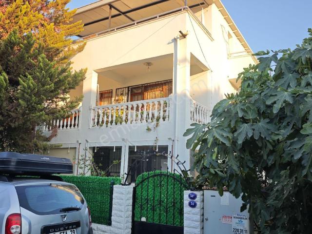 Urla Çamlıçay Mh Satılık 5+3 Müstakil Bina