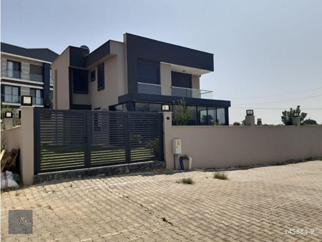 Urla Bademler Doğa Evleri 1.Sıra da Satılık Villa
