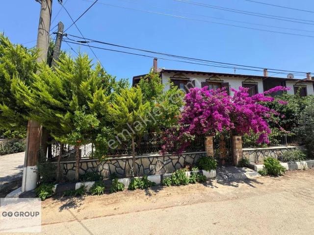 Urla Çeşmealtı Güvendikte Denize Yürüme Mesafesinde Müstakil Ev