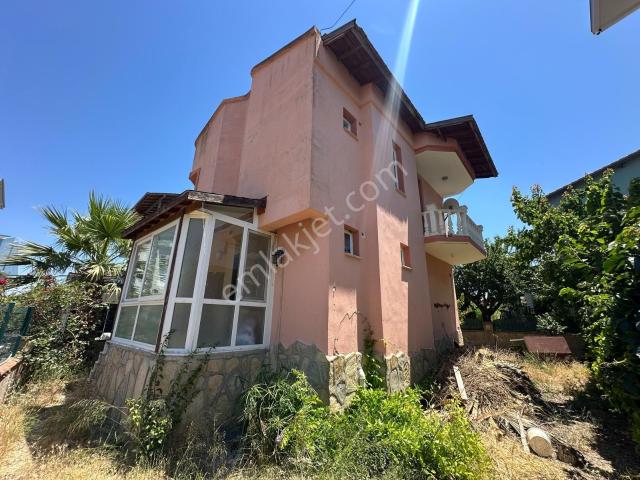 Urla Çeşmealtı Denize 550 M Mesafede Tam Müstakil Satılık Villa