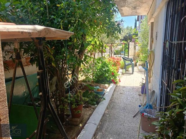 Urla Çeşmealtında Denizli Mahallesinde Satılık Yazlık 132 M2