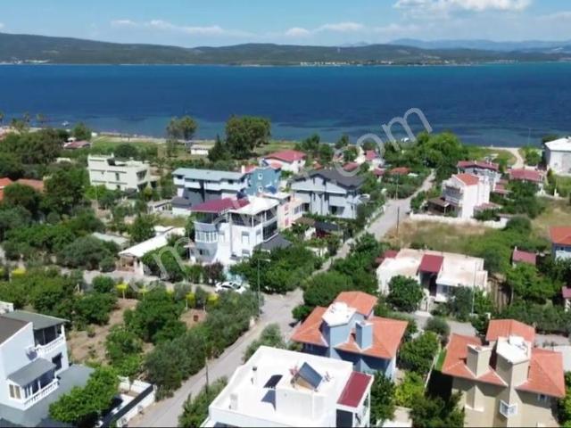 Urla Gülbahçe'de 4 Katlı Muhteşem Bir Yazlık