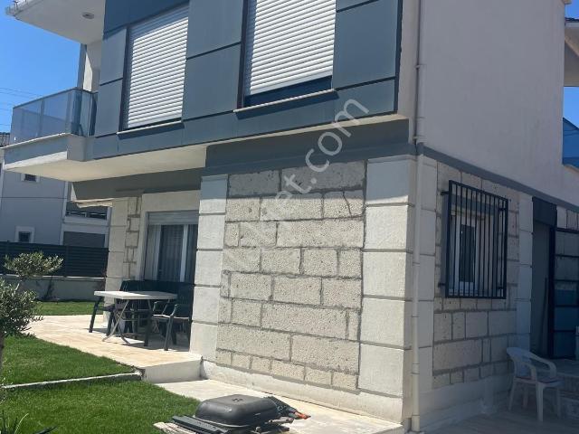 Urla Gülbahçe'de, Satılık, 3+1 Villa, Kaçırılmayacak Fırsat