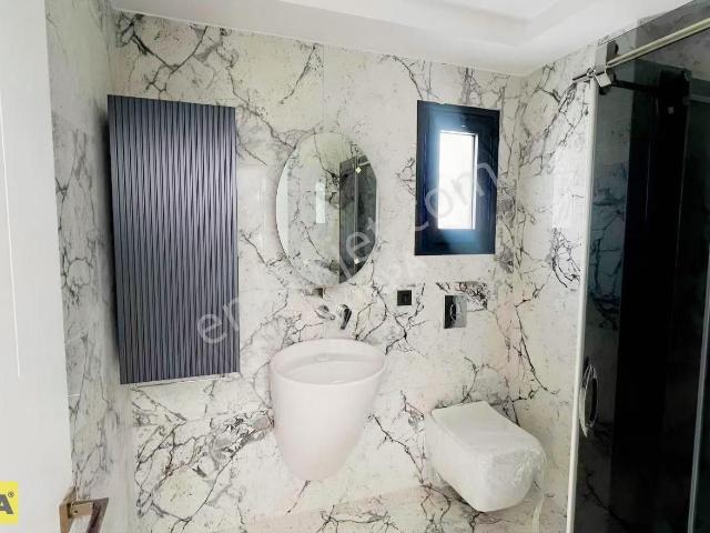 Urla Peder Villaları'nda 4+1 Satılık Havuzlu Villa