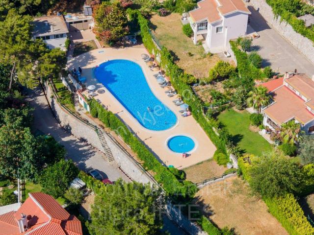 Urla Zeytinliköyde Deniz Ve Orman Manzaralı Müstakil Özel Villa