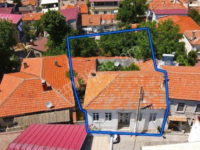 Urla'nın Kalbinde Yatırımlık Ve Değerli 3+1 Bahçeli Müstakil Ev