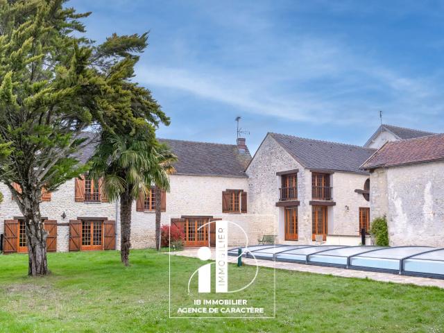 SUD FONTAINEBLEAU PROPRIETE DE 464 M² AVEC MAISON DE GARDIEN