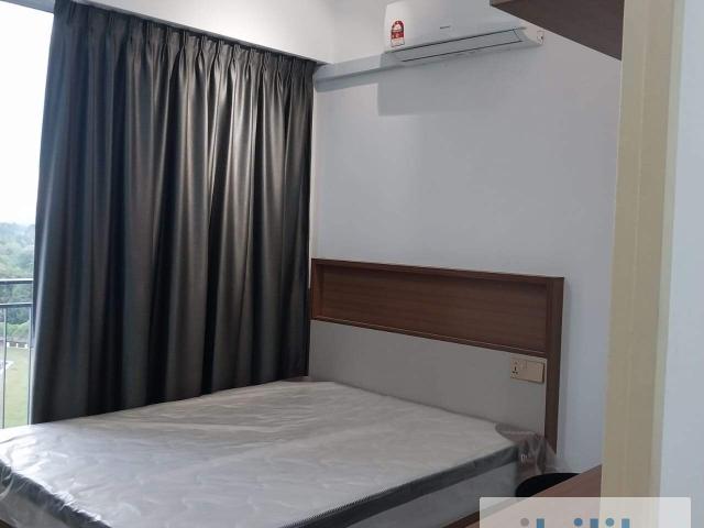 UTAR Kampar Room For Rent | Balcony Room With Queen Bed