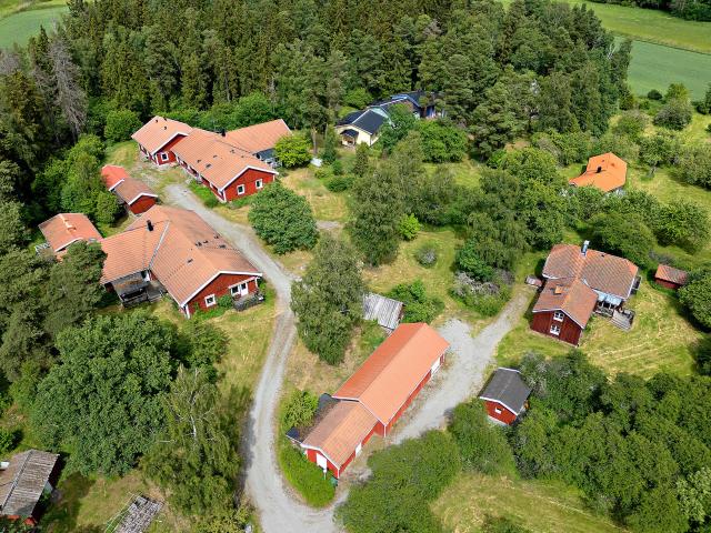 Utholmsvägen 16, 18, 22, 24, 26, 28, 30 och 32