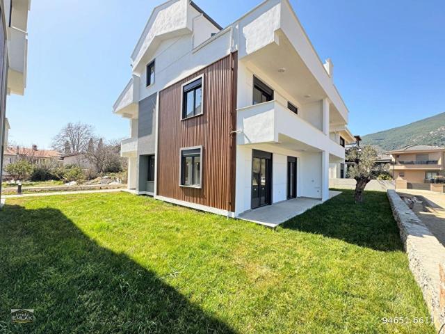 UTKU EMLAKTAN GÜRE'DE DOĞA İLE İÇ İÇE BAHÇE KULLANIMLI 2+1 DAİRE