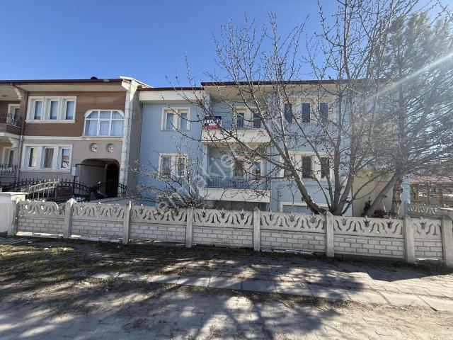 Uydukent Filli Kavşak Yakını Komple Satılık Bina