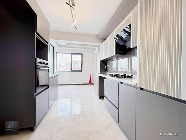UYGUNEMLAK'TANARAÇ TAKASLI SİTE'DE 11.KAT 2+1 90m TERAS BALKON