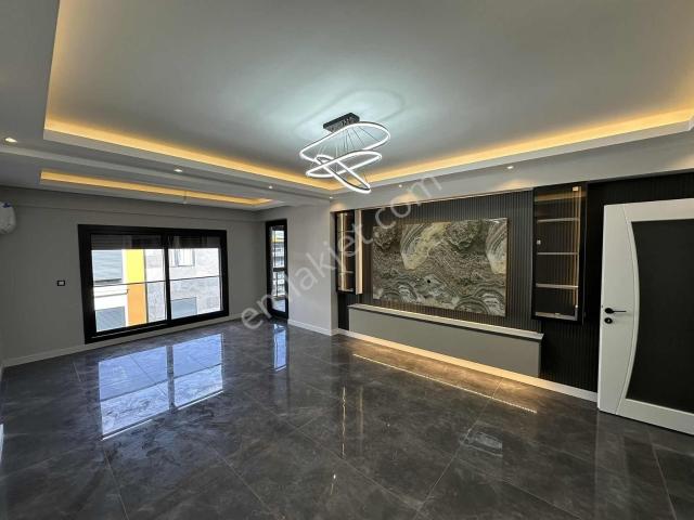 Uygan'dan Alpkent Mah. 3+1 165m² Havuzlu Site İçi Lüx Arakat