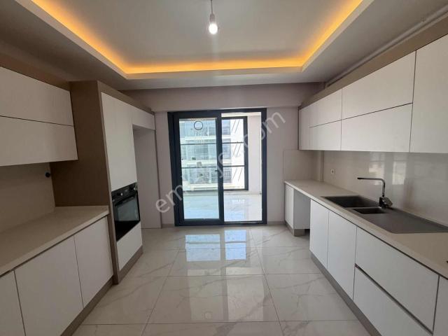 Uygan'dan Muratbey Mah. 3+1 140m² Ultra Lüx Kapalı Otoparklı