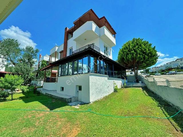 Uytundan Gömeç Karaağaçta Denize 50 Metre Manzaralı 3+1 Villa
